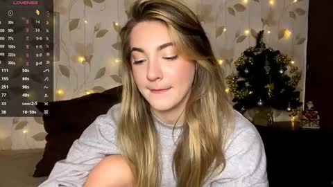 Snapshot of oletaguinyard chatting on 12-17-25, 07:09 Kem online show from 12-17-25, 07:09