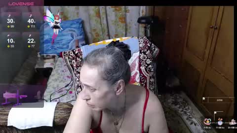 Snapshot of olguscha chatting on 10-11-25, 11:31 Olguscha online show from 10-11-25, 11:31