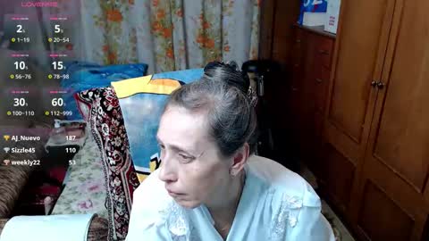 Snapshot of olguscha chatting on 10-25-25, 11:40 Olguscha online show from 10-25-25, 11:40