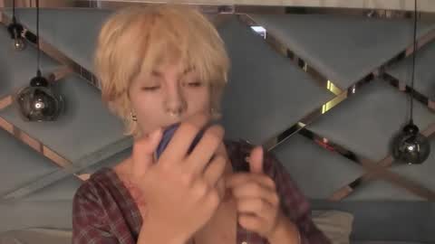 oliiverr22 online show from 11-12-25, 09:03