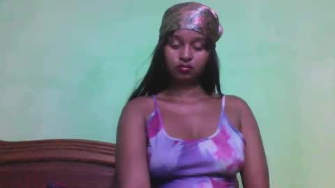 olinah610 online show from 11-28-25, 07:49