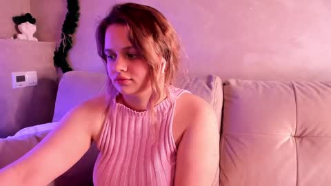 Snapshot of olisyasweet chatting on 12-27-24, 07:35 olisyasweet online show from 12-27-24, 07:35