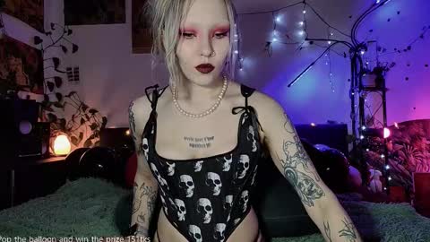 Olive online show from 11-23-25, 01:33