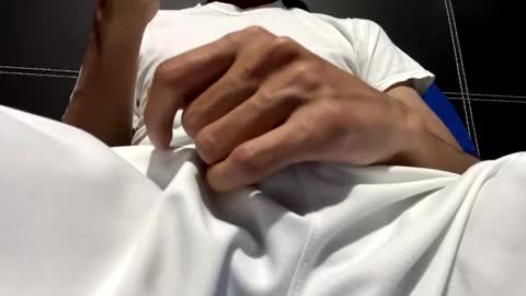 Snapshot of oliver__4587 chatting on 11-14-25, 01:04 oliver__4587 online show from 11-14-25, 01:04