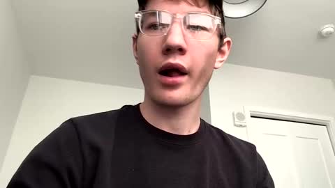 Snapshot of oliver_beck chatting on 11-11-25, 07:25 Oliver Beck online show from 11-11-25, 07:25