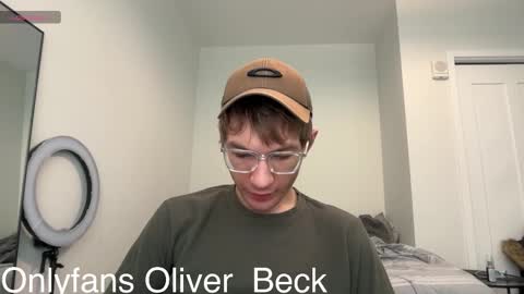 Snapshot of oliver_beck chatting on 11-17-25, 06:46 Oliver Beck online show from 11-17-25, 06:46