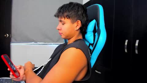 Oliver bray online show from 10-15-25, 06:19