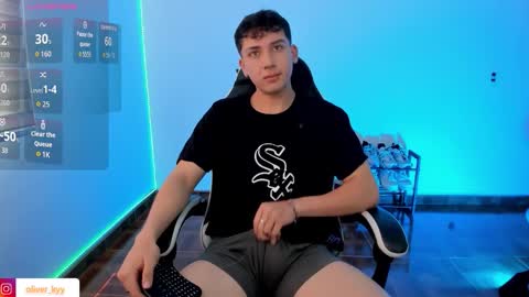 oliveeer online show from 09-19-25, 06:52