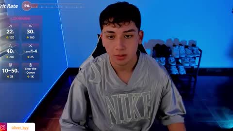 oliveeer online show from 10-10-25, 07:02