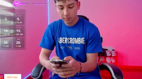 oliveeer online show from 10-20-25, 07:36