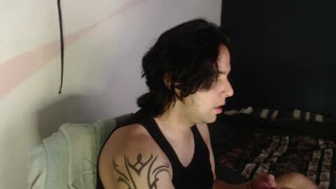 Snapshot of oliver_laid_2023 chatting on 12-17-24, 03:39 oliver_laid_2023 online show from 12-17-24, 03:39