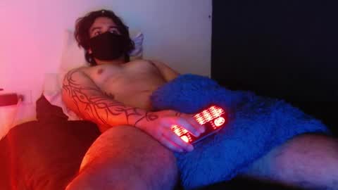 Snapshot of oliver_laid_2023 chatting on 12-19-24, 06:01 oliver_laid_2023 online show from 12-19-24, 06:01