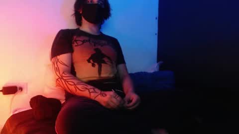 Snapshot of oliver_laid_2023 chatting on 12-31-24, 10:04 oliver_laid_2023 online show from 12-31-24, 10:04