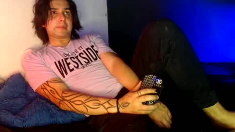 Snapshot of oliver_laid_2023 chatting on 01-18-25, 06:03 oliver_laid_2023 online show from 01-18-25, 06:03