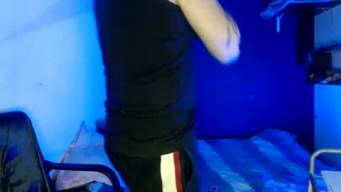 Snapshot of oliver_laid_2023 chatting on 03-09-25, 11:36 oliver_laid_2023 online show from 03-09-25, 11:36