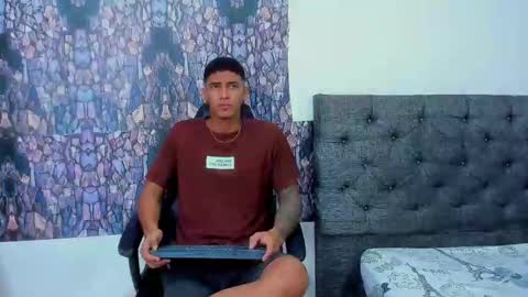 Snapshot of oliver_smith_2 chatting on 02-27-25, 12:21 oliver_smith_2 online show from 02-27-25, 12:21