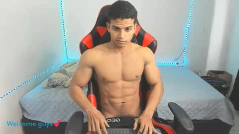 Snapshot of oliver_thompsson chatting on 11-23-25, 12:05 oliver thompsson online show from 11-23-25, 12:05