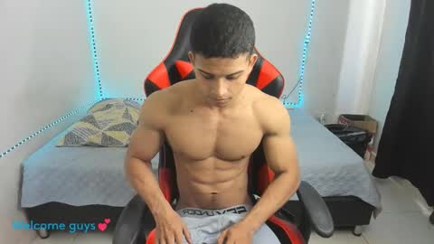 Snapshot of oliver_thompsson chatting on 12-01-25, 06:35 oliver thompsson online show from 12-01-25, 06:35