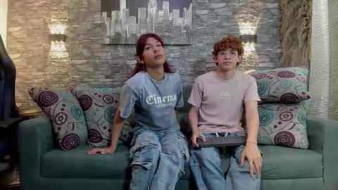 Oliver and Thiago online show from 01-06-26, 01:04