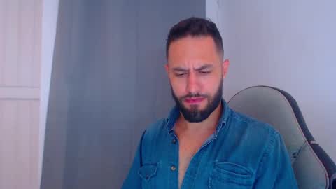 oliver online show from 12-18-24, 10:46