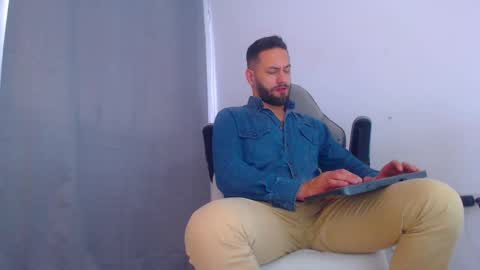 oliver online show from 12-23-24, 09:18