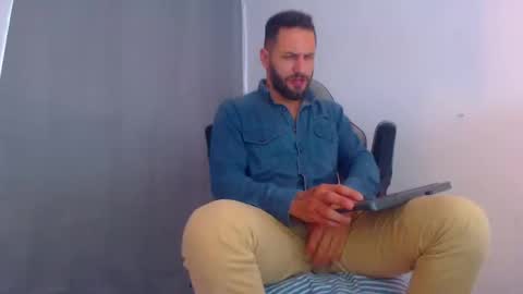 oliver online show from 12-30-24, 06:05