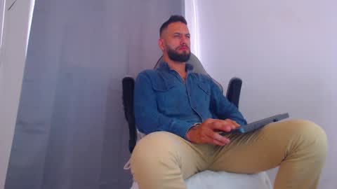 oliver online show from 02-13-25, 05:54