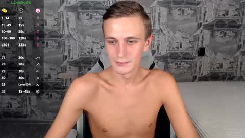 Snapshot of oliverfresh chatting on 11-26-25, 09:21 Oliver online show from 11-26-25, 09:21