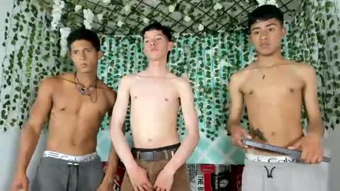 Snapshot of oliverhot_2005 chatting on 02-23-25, 07:38 oliverhot_2005 online show from 02-23-25, 07:38