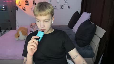 oliver online show from 09-21-25, 07:10