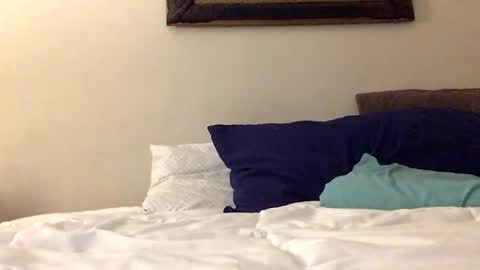 Snapshot of olivertwist1273 chatting on 12-08-24, 06:01 olivertwist1273 online show from 12-08-24, 06:01