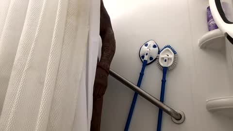 Snapshot of olivertwist1273 chatting on 12-15-24, 06:04 olivertwist1273 online show from 12-15-24, 06:04