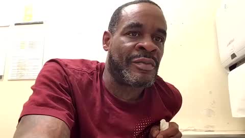 Snapshot of olivertwist1273 chatting on 02-18-25, 03:10 olivertwist1273 online show from 02-18-25, 03:10