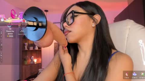 Olivia online show from 02-21-25, 04:18