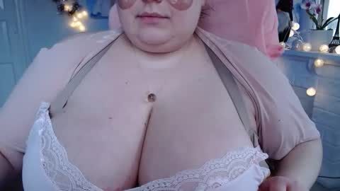 Olivia Gold online show from 02-04-25, 07:51