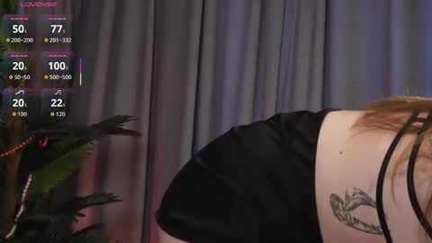 Snapshot of olivia_devis chatting on 02-22-26, 09:52 SaraConor online show from 02-22-26, 09:52