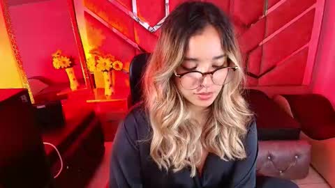  OLIVIA  online show from 11-10-25, 04:55