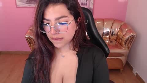 Olivia online show from 09-30-25, 08:03