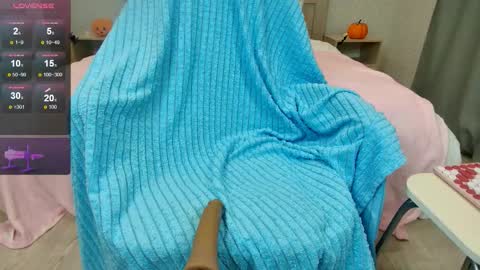 Snapshot of olivia_k_ chatting on 11-04-25, 06:12 Olivia Hi guys Follow me online show from 11-04-25, 06:12