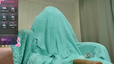 Olivia Hi guys Follow me  online show from 12-02-25, 12:27