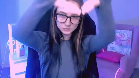 olivia_norton_ online show from 09-09-25, 09:53