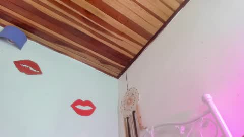 olivia_pretty_ online show from 02-12-25, 01:30