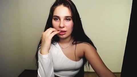 Olivia online show from 11-26-25, 09:27