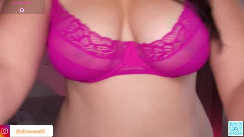 Snapshot of olivia_wiston chatting on 10-29-25, 11:39 Olivia 40 off online show from 10-29-25, 11:39