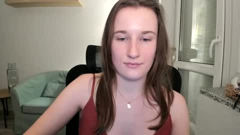 Snapshot of oliviaaa2003 chatting on 01-11-25, 07:38 Oliwiaa2004 online show from 01-11-25, 07:38