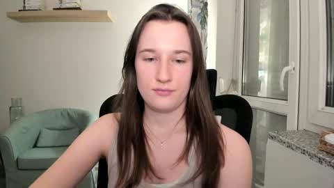 Snapshot of oliviaaa2003 chatting on 02-02-25, 10:49 Oliwiaa2004 online show from 02-02-25, 10:49