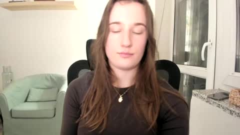 Snapshot of oliviaaa2003 chatting on 02-28-25, 05:26 Oliwiaa2004 online show from 02-28-25, 05:26