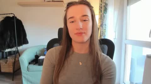 Snapshot of oliviaaa2003 chatting on 03-21-26, 03:04 Oliwiaa2004 online show from 03-21-26, 03:04