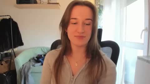 Snapshot of oliviaaa2003 chatting on 03-30-26, 02:29 Oliwiaa2004 online show from 03-30-26, 02:29