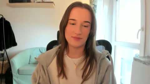 Snapshot of oliviaaa2003 chatting on 04-10-26, 12:43 Oliwiaa2004 online show from 04-10-26, 12:43